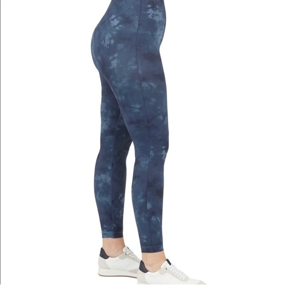 SPANX EcoCare Look At Me Now Tie Dye Deep Blue tummy control Legging NWT - Picture 3 of 10